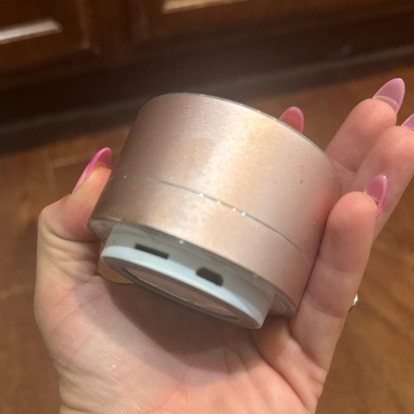 Lenrue Portable Speaker - Wireless & Bluetooth - Rose Gold/Pink - New - Picture 4 of 5